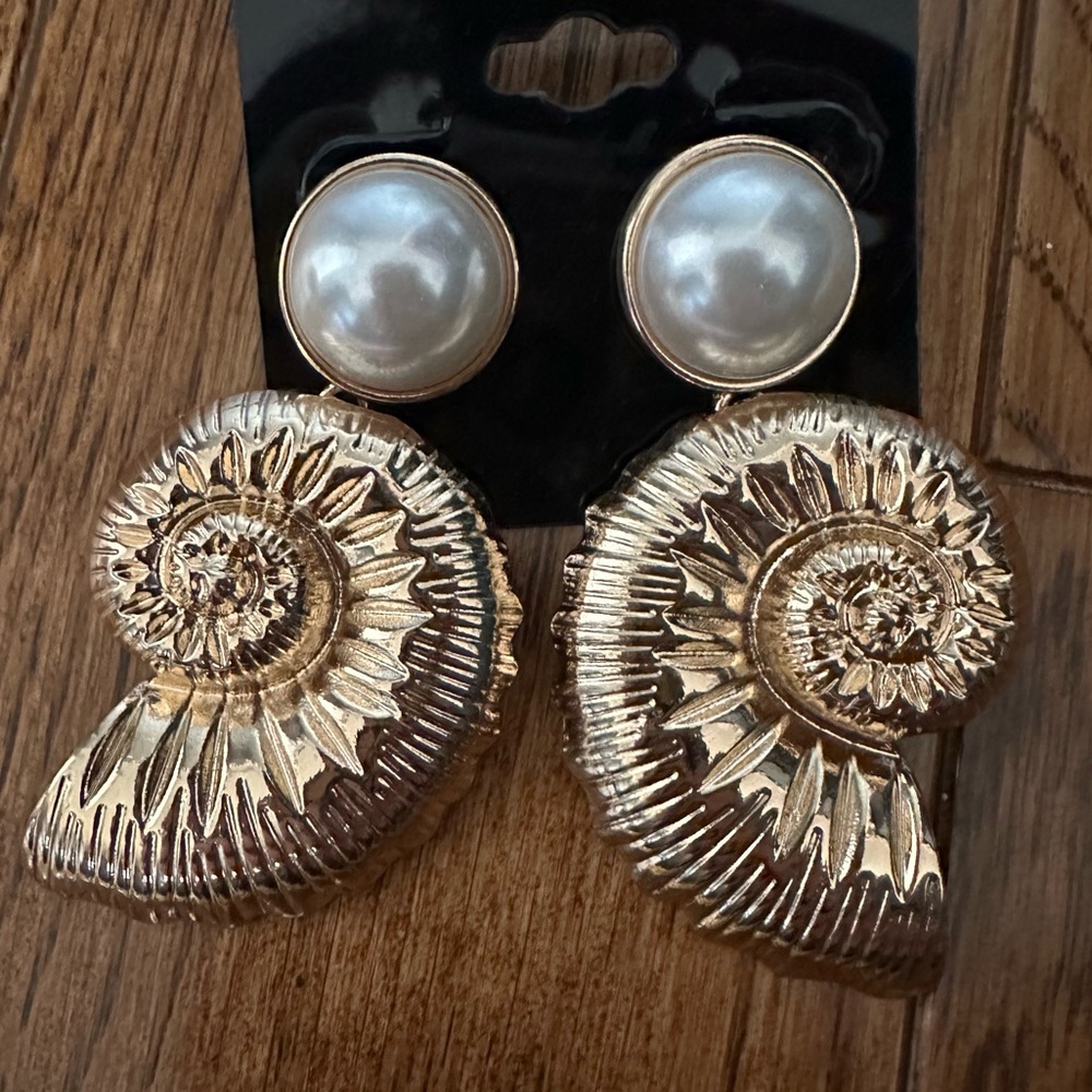 Seashell earrings